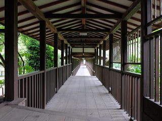 本土寺の渡り廊下