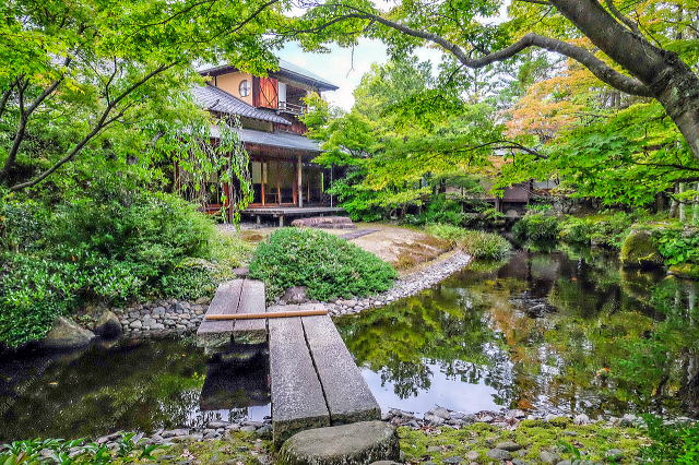 芳松庵と庭園